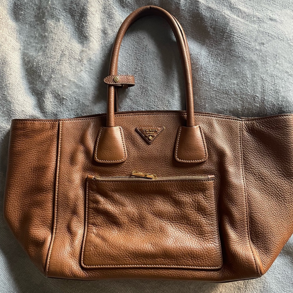 Detachable Cross body tan pebbled leather purse
